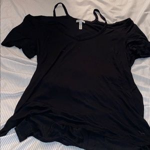 Off the shoulder tee